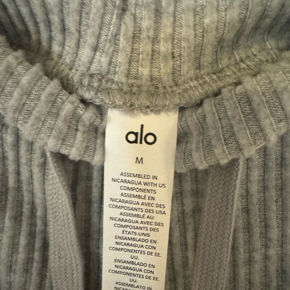 Alo Muse Sweatpant - Picture 2 of 4